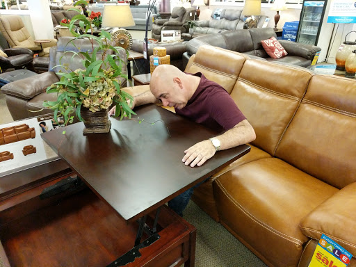 Furniture Store «Raymour & Flanigan Furniture and Mattress Store», reviews and photos, 1360 S Washington St, North Attleborough, MA 02760, USA