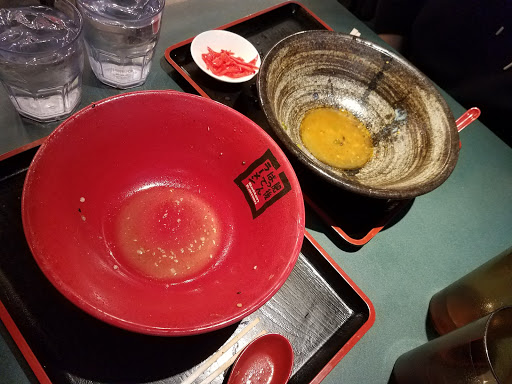 Shopping Mall «Oaktree Mall Shopping Center», reviews and photos, 2024 Center Ave n, Fort Lee, NJ 07024, USA