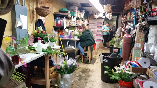 Florist «Flower Basket», reviews and photos, 302 N Lake St, Aurora, IL 60506, USA