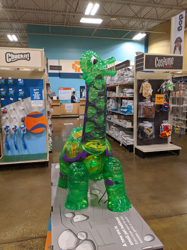 Pet Supply Store «PetSmart», reviews and photos, 2861 Veterans Memorial Pkwy, St Charles, MO 63303, USA