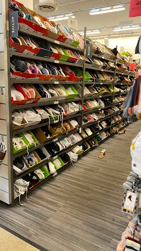 Shopping Mall «Fashion Outlets of Chicago», reviews and photos, 5220 Fashion Outlets Way, Rosemont, IL 60018, USA