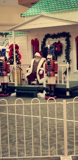 Shopping Mall «Blue Ridge Mall», reviews and photos, 1800 Four Seasons Blvd # 5, Hendersonville, NC 28792, USA