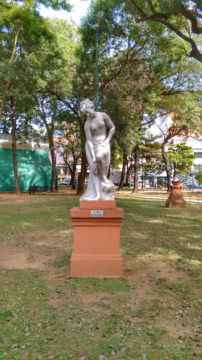 Monumentos De La plaza Uruguaya