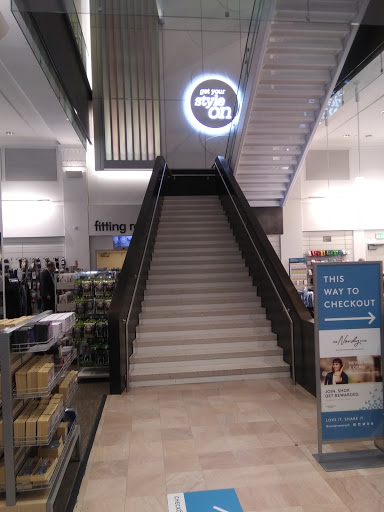 Department Store «Nordstrom Rack Chestnut Street», reviews and photos, 1700 Chestnut St, Philadelphia, PA 19103, USA