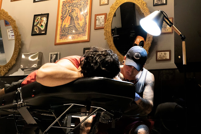 La Santa Maria Tattoos & Art / Estudio Profesional de Tatuajes / Santiago de Chile. - Independencia