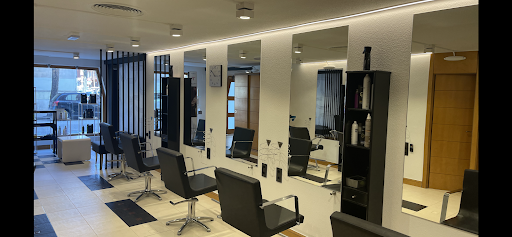 Peluquería Moisés Bárcena en Burgos, Burgos