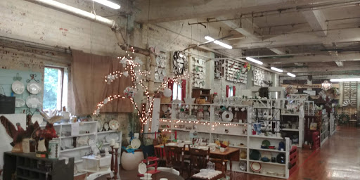 Antique Furniture Store «Jarfly Antique Market», reviews and photos, 47 Railroad Ave, Jefferson, GA 30549, USA