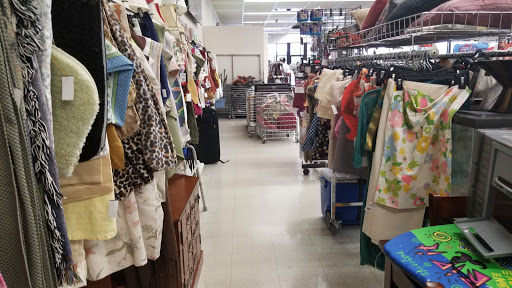 Thrift Store «Goodwill Ruskin Sun Point Store», reviews and photos, 3050 E College Ave, Ruskin, FL 33570, USA