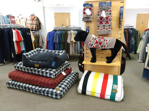 Shopping Mall «North Bend Premium Outlets», reviews and photos, 461 S Fork Ave SW, North Bend, WA 98045, USA