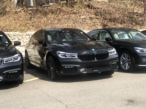 BMW Dealer «BMW of Oyster Bay», reviews and photos, 145 Pine Hollow Rd, Oyster Bay, NY 11771, USA