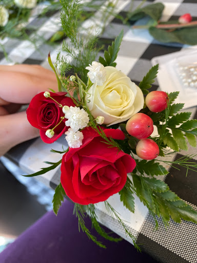 Florist «The Finishing Touch Florist», reviews and photos, 215 Kings Hwy #101, Fredericksburg, VA 22405, USA