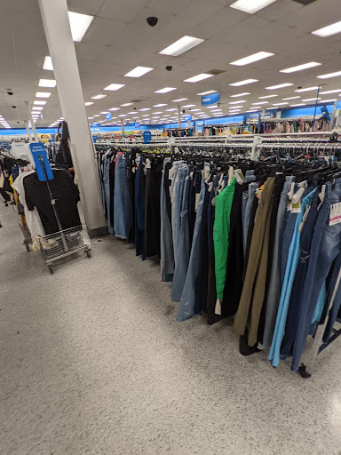 Clothing Store «Ross Dress for Less», reviews and photos, 352 S College Rd, Wilmington, NC 28403, USA