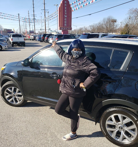 Used Car Dealer «Hollywood Motor Co.», reviews and photos, 9500 St Charles Rock Rd, Breckenridge Hills, MO 63114, USA