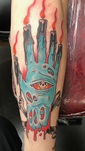 Tattoo Shop «Nine Lives Tattoo», reviews and photos, 61 N Holladay Dr, Seaside, OR 97138, USA