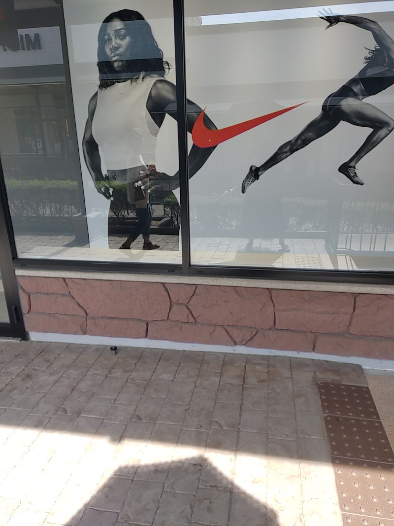 Nike Factory Store 岐阜県土岐市土岐ヶ丘 スポーツウェア専門店 グルコミ