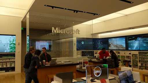 Computer Store «Microsoft Store - St. Johns Town Center», reviews and photos, 4791 River City Dr #113, Jacksonville, FL 32246, USA