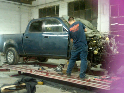 Auto Body Shop «Lovett and Sargent Body Shop», reviews and photos, 803 Woodland St, Columbia, TN 38401, USA