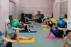 Alina's Yoga, йога Ташкент, йога в Ташкенте, йога для женщин, йога на фитболе, здоровый позвоночник image