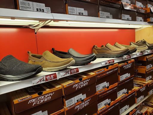 Shoe Store «Famous Footwear», reviews and photos, 3501 NJ-42, Turnersville, NJ 08012, USA