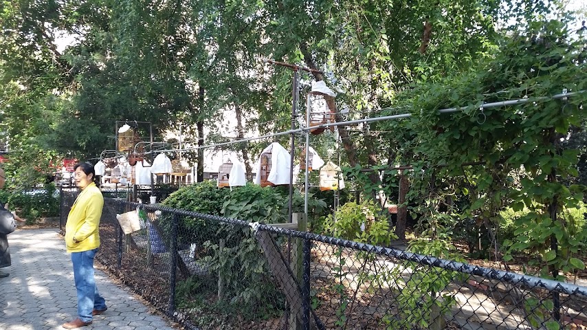 Hua Mei Bird Garden by null