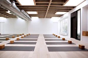 Yoga Room - Defacqz image