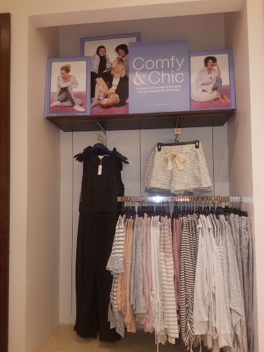 Fashion Accessories Store «Charming Charlie», reviews and photos, 500 E Mall Rd #160, Barboursville, WV 25504, USA