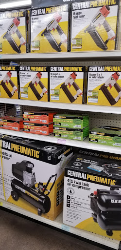 Hardware Store «Harbor Freight Tools», reviews and photos, 22330 S Sterling Blvd STE 101, Sterling, VA 20164, USA