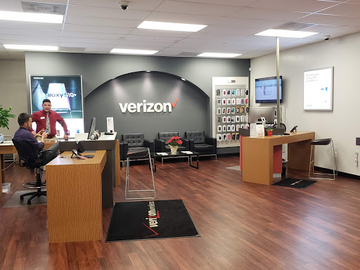 Cell Phone Store «TCC, Verizon Authorized Retailer», reviews and photos, 3860 Tampa Rd, Oldsmar, FL 34677, USA
