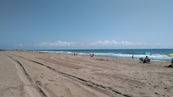 Photo de Platja del Prat avec rivage droit, long
