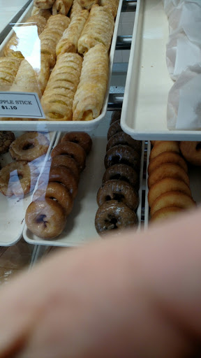 Donut Shop «Donut Hut», reviews and photos, 910 E Grauwyler Rd, Irving, TX 75061, USA