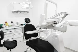 Clinique Dentaire Dental Family | Tirou à Charleroi image