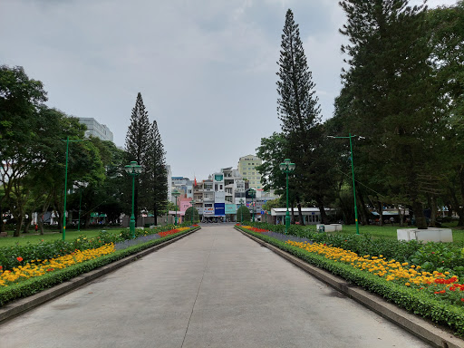 Le Van Tam Park