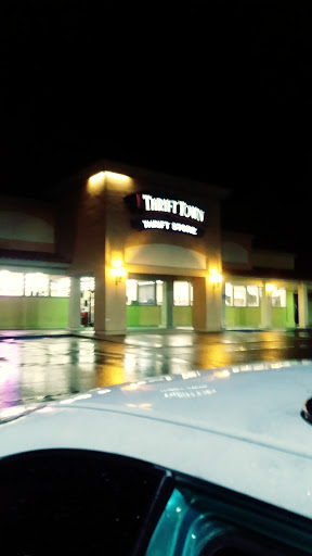 Thrift Store «Thrift Town», reviews and photos, 6328 Fair Oaks Blvd, Carmichael, CA 95608, USA