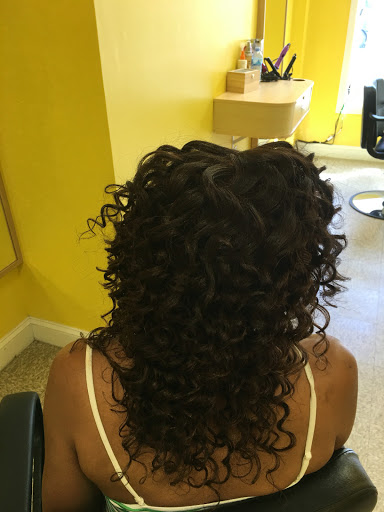 Beauty Salon «New Image Dominican Hair Salon», reviews and photos, 143 W Main St, Norristown, PA 19401, USA