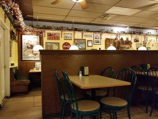 Ice Cream Shop «Yum Yum Tree», reviews and photos, 140 W Main St, Brighton, MI 48116, USA