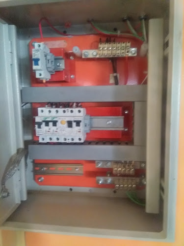 Instalaciones Electricas Y Sistemas de Seguridad RRR - Electricista