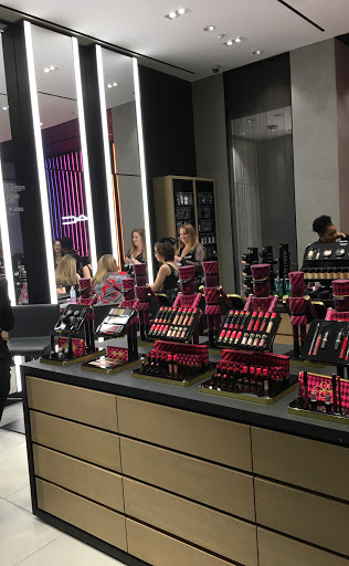 Cosmetics Store «MAC Cosmetics», reviews and photos, 1530 Buena Vista Dr #1b, Lake Buena Vista, FL 32830, USA