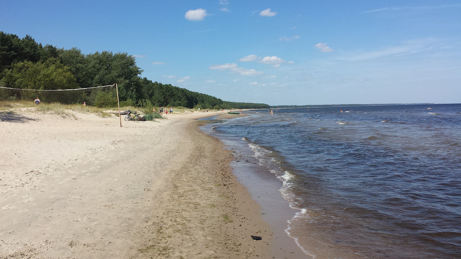 Foto van Plienciema kapa beach met recht en lang