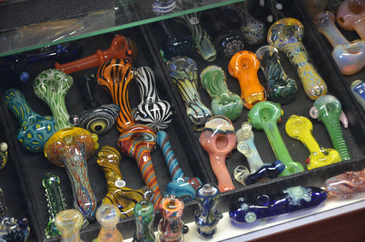 Tobacco Shop «The Konnexion», reviews and photos, 106 S Linn St, Iowa City, IA 52240, USA