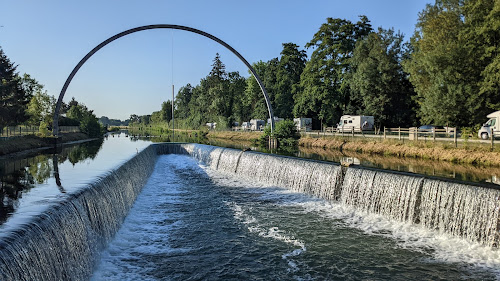 L'Eau par Klaus Rinke à Lusigny-sur-Barse