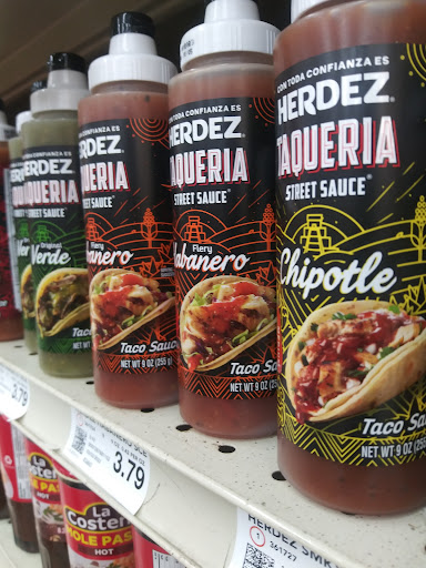 Grocery Store «Strack & Van Til Food Market And Cafe And Deli», reviews and photos, 7760 E 37th Ave, Hobart, IN 46342, USA