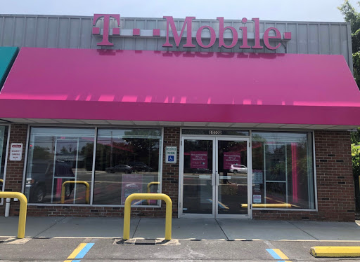 Cell Phone Store «T-Mobile», reviews and photos, 1050 Sunrise Hwy, Massapequa, NY 11758, USA