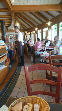 Atmosphère du Restaurant de grillades à la française Courtepaille à Pouilly-en-Auxois - n°16