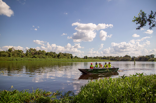 LOBO PE: eco-turismo fluvial, rio Paraguay