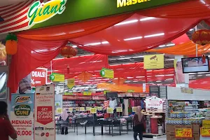 Giant Seri Kembangan image