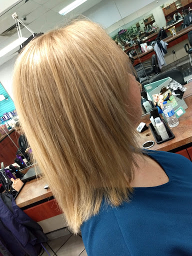 Beauty Hair Salon «Cuts By Us», reviews and photos, 221 Village At Glynn Pl, Brunswick, GA 31525, USA