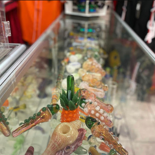 Tobacco Shop «Platinum Smoke Shop», reviews and photos, 5901 Mission St, San Francisco, CA 94112, USA