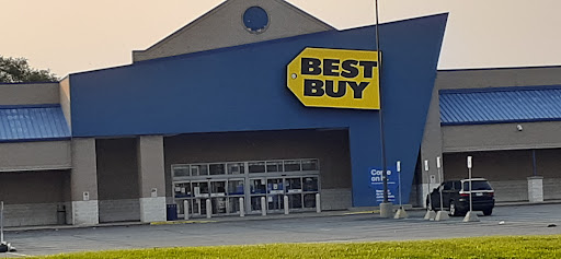 Electronics Store «Best Buy», reviews and photos, 3349 Fairlane Dr, Allen Park, MI 48101, USA