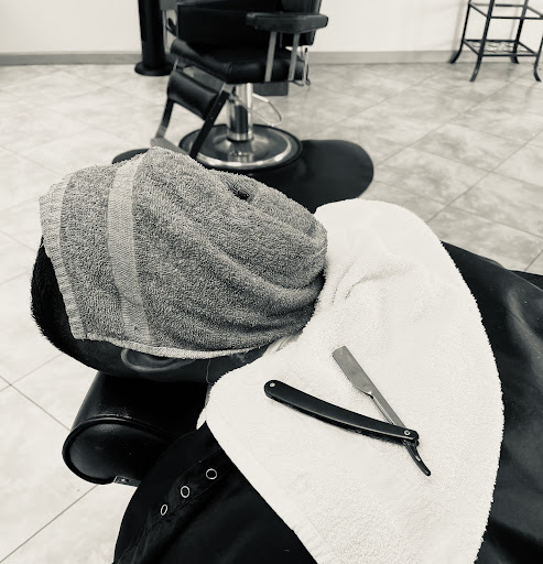 Barber Shop «Razors Barber Shop», reviews and photos, 1762 South Greenfield Road Suite 107, Mesa, AZ 85206, USA