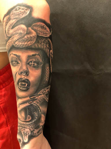 Explore throne of glass tattoo ideas, creative tattoo ideas in Sarasota, available at SEVEN SINS Tattoo Studio